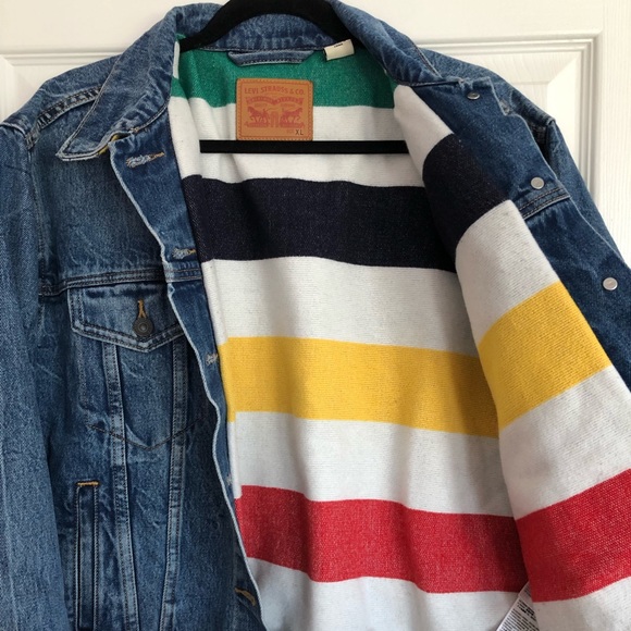 Levi’s X Hudson Bay Company Ex- Boyfriend Trucker Jacket - Picture 2 of 2